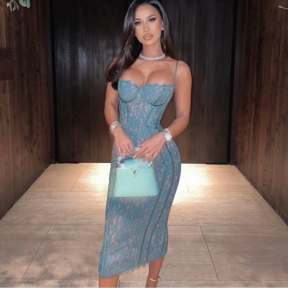 HOUSE OF CB JOELLE plus cup- new with tags! perfect, stunning holiday dress.